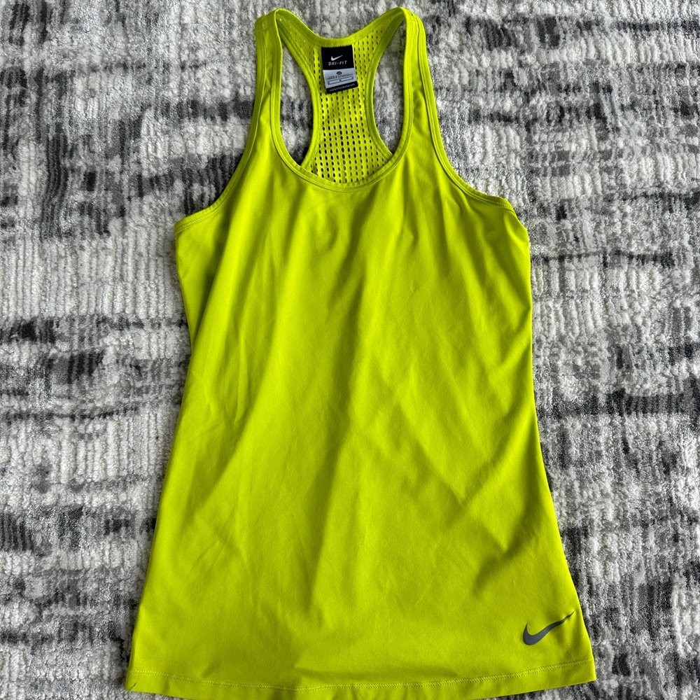Nike Women's Tennis Shirt. Size Medium.